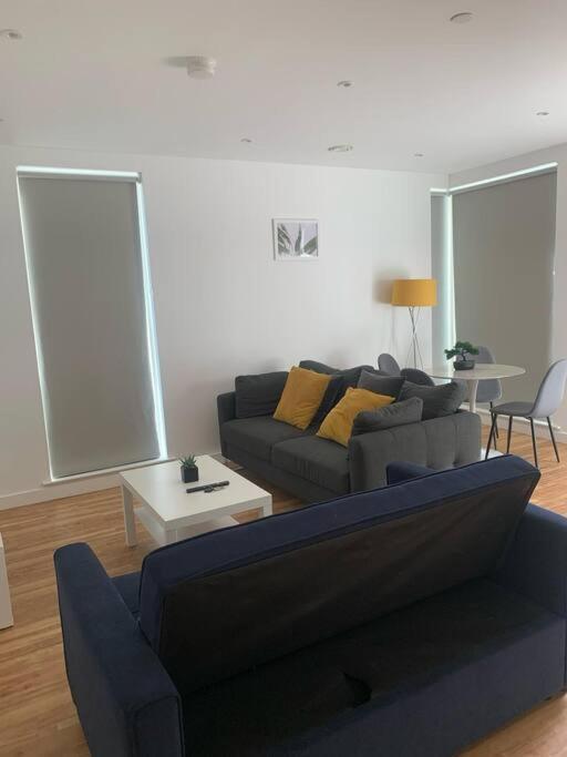 Gillingham One Apartment ภายนอก รูปภาพ